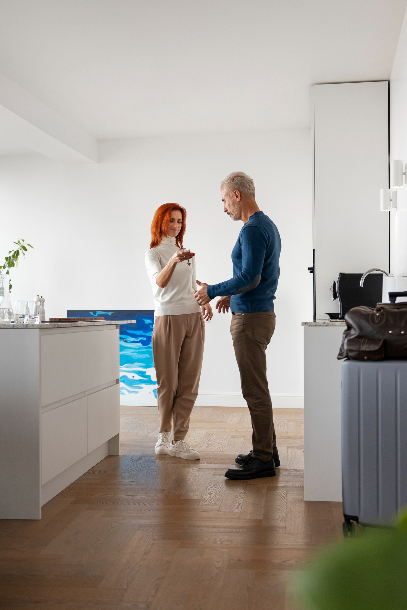 airbnb-host-welcoming-guests (1)